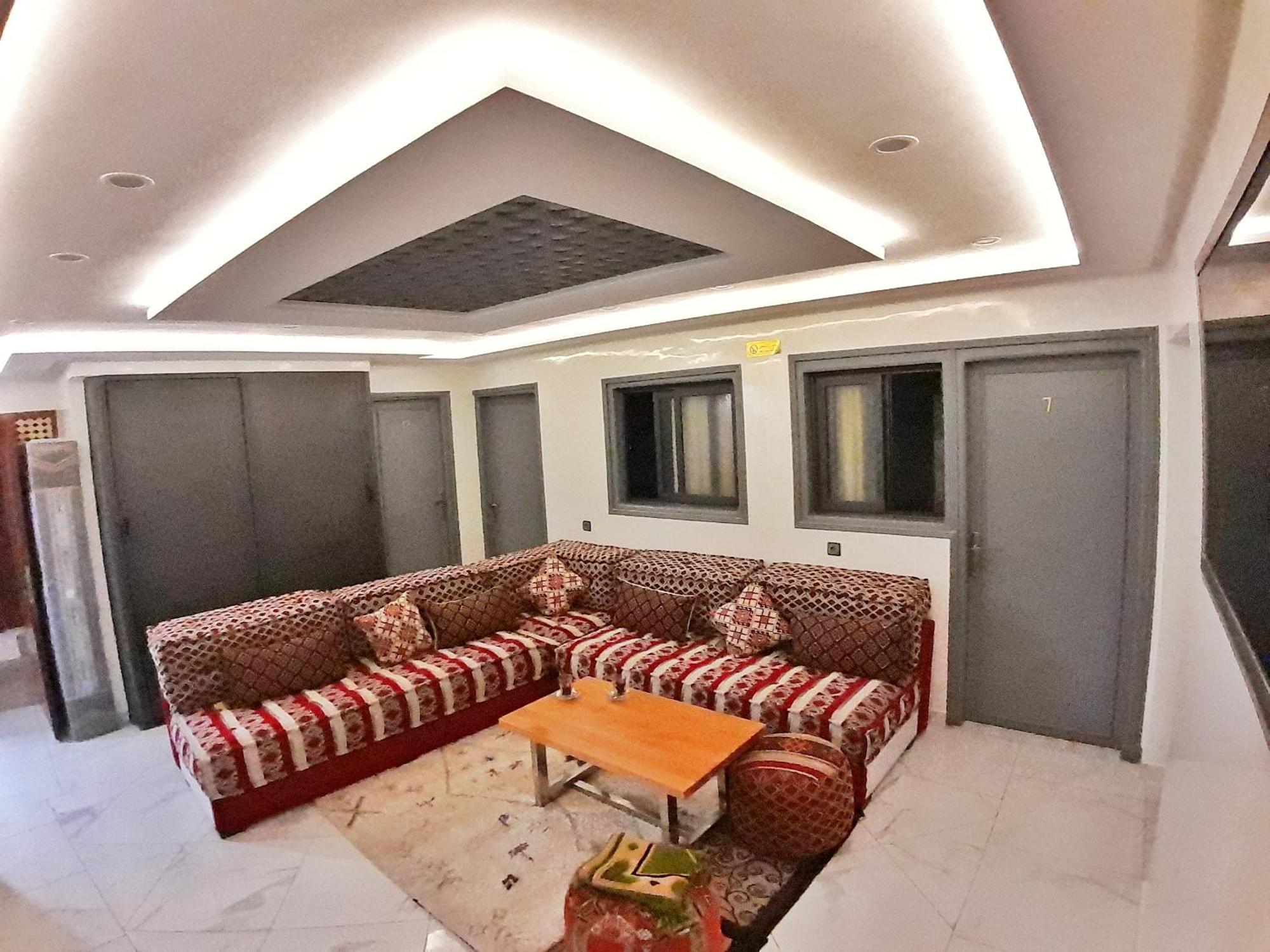 Hotel Restaurant Bougafer 미델트 외부 사진