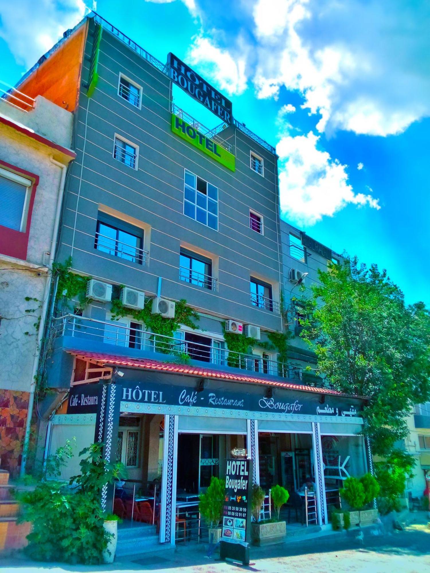 Hotel Restaurant Bougafer 미델트 외부 사진